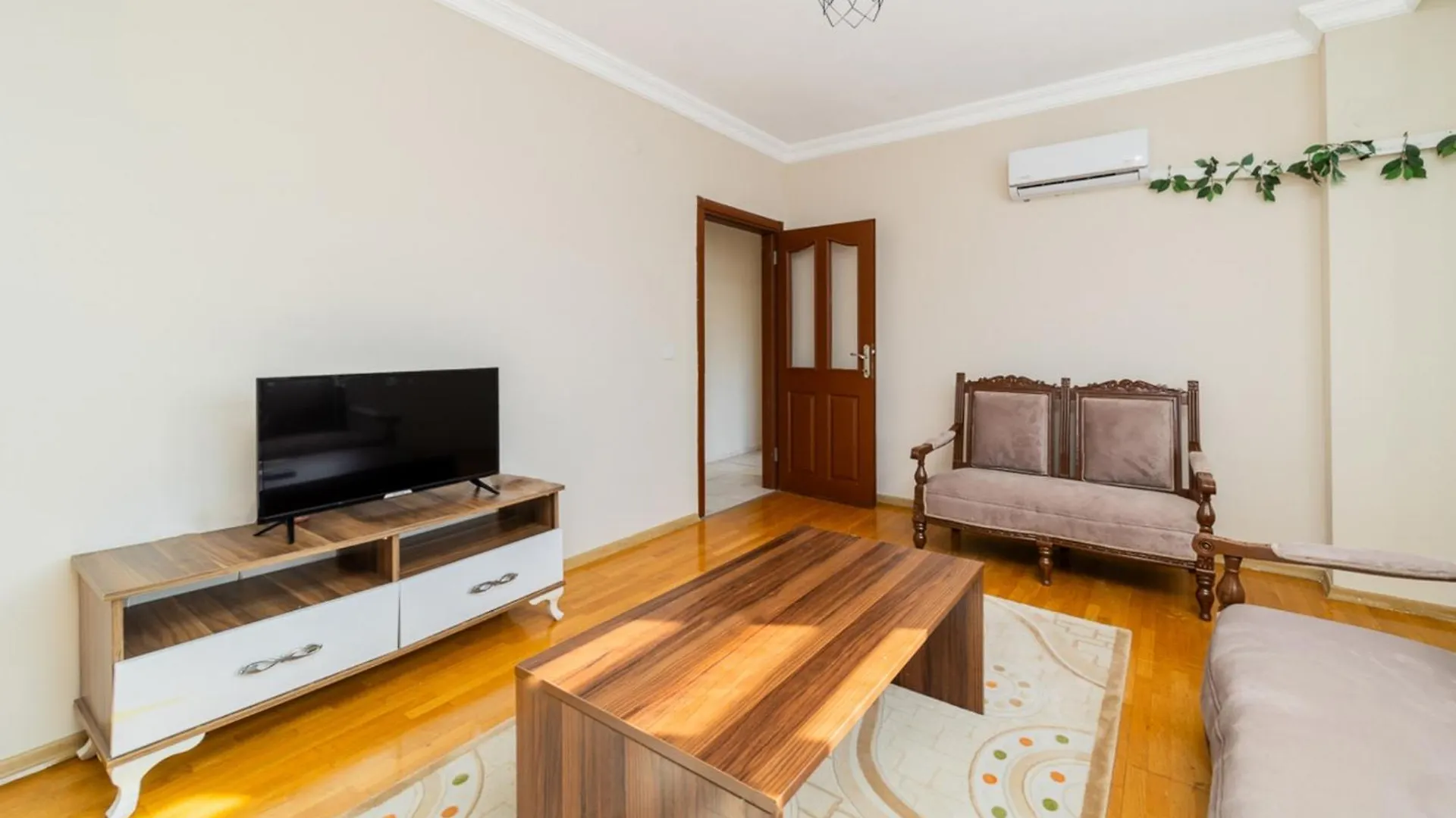 Central Flat W Balcony 10 Min To Hadrian Gates Apartment Antalya