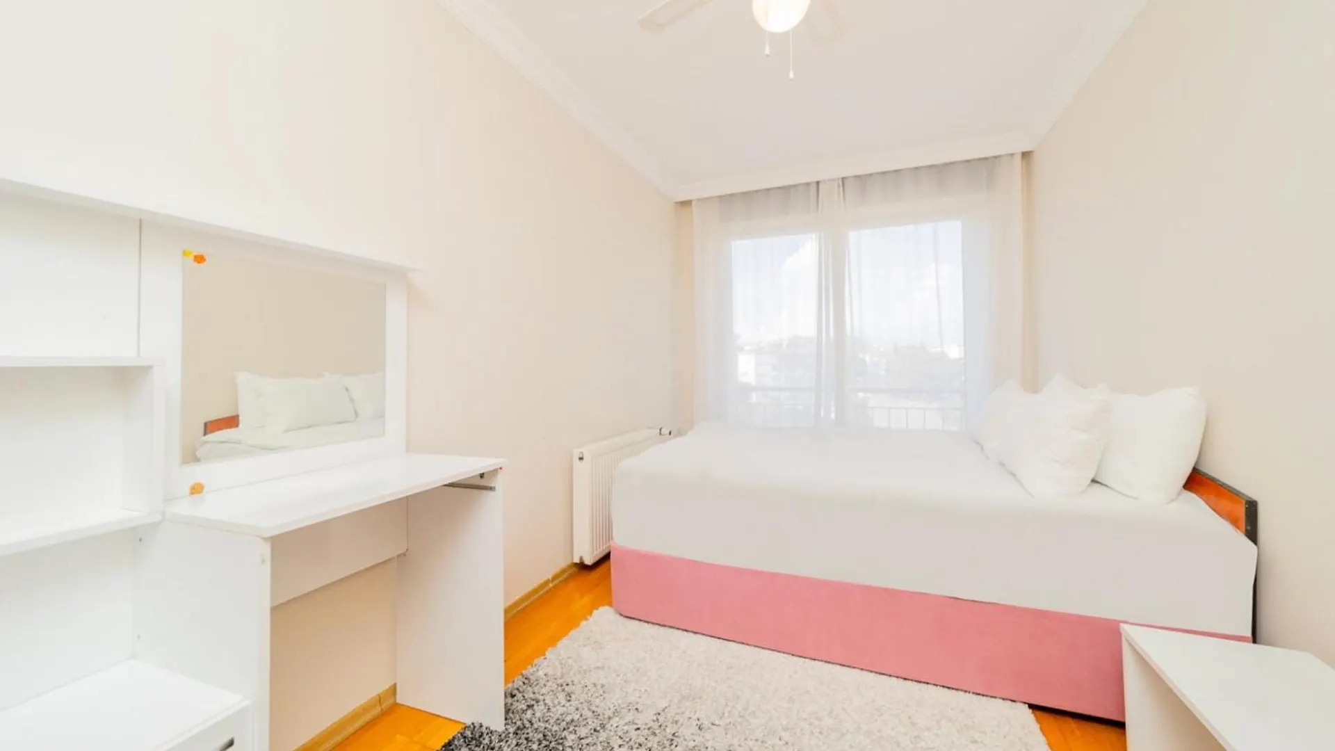 Central Flat W Balcony 10 Min To Hadrian Gates Apartment Antalya