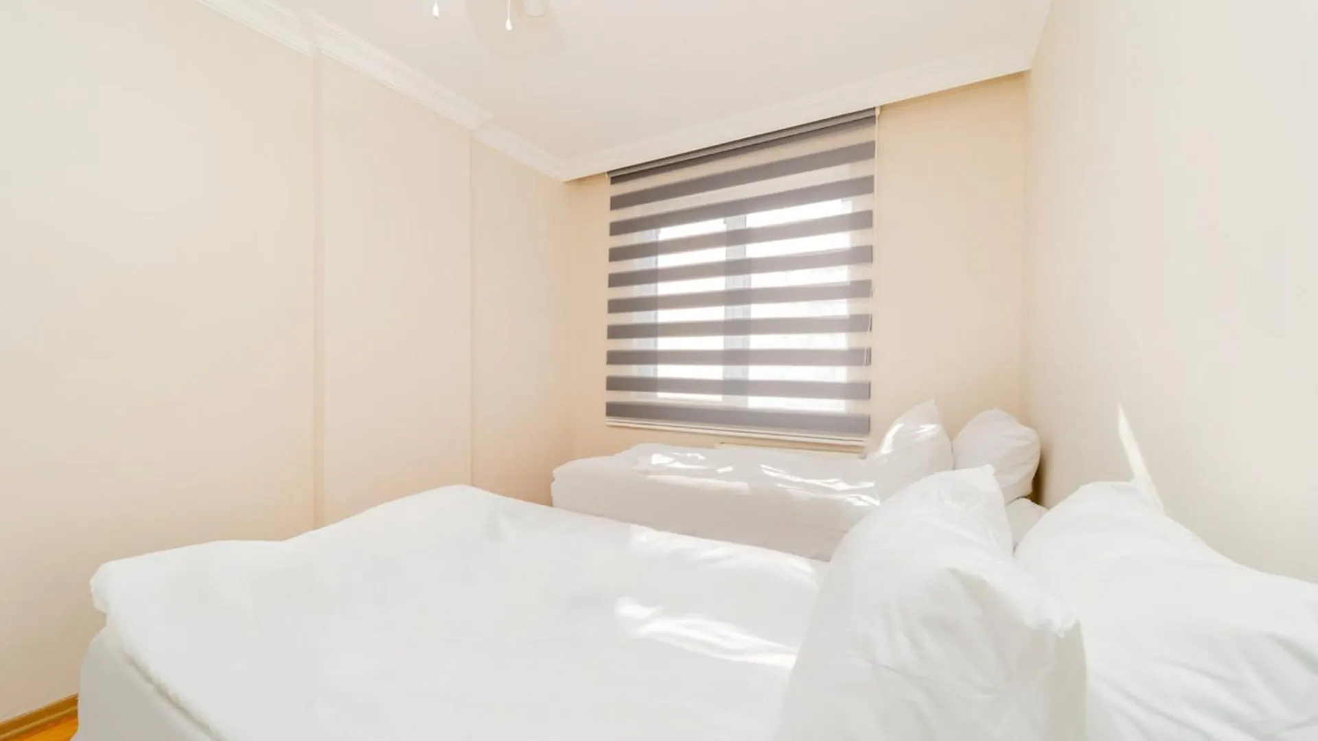 Central Flat W Balcony 10 Min To Hadrian Gates Apartment Antalya